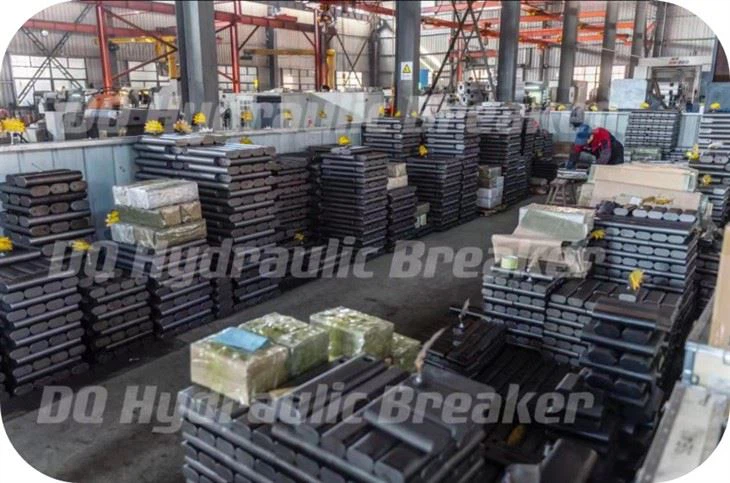 Dong Qiang Maskiner Fremstilling af Hydraulisk Breaker Mejselpind og stangstift af høj kvalitet til Sb121 Sb131 Sb151 Sb81 Sb70 Hb20g Hb30g Hb40g